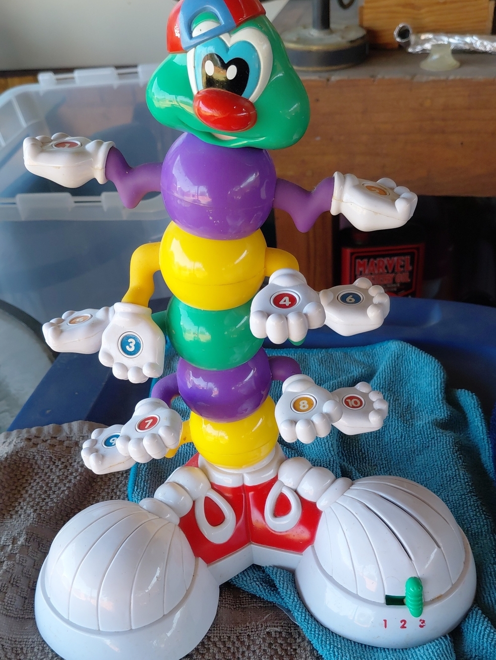 Count-A-Pillar Rappin' Dancing' Fun with Numbers electronic math toy